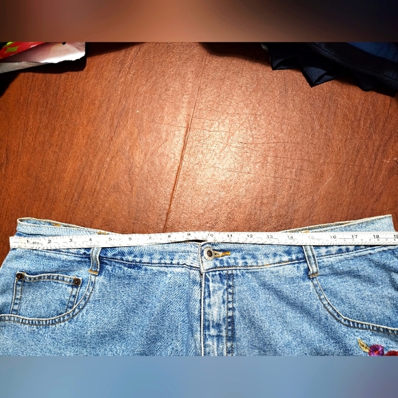 Carolina Blues Jeans Shorts - Picture 8 of 8